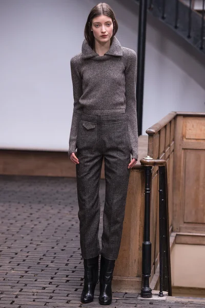 Look 13